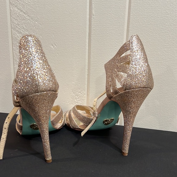 Betsy Johnson Gold Heels - Picture 5 of 8